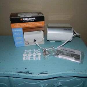 Vtg Black & Decker Under the Cabinet Can Opener CO100WM